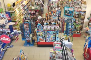 F.H.P. ŚWIAT DZIECKA Janusz Kowalski