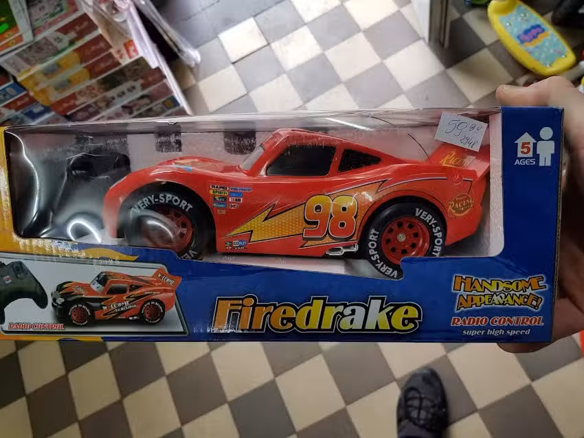 Jumbo. Zabawki i art. szkolne. Sobota W.