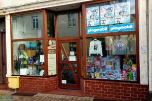 Sklep z zabawkami, biżuterią, garnki, przybory szkolne,