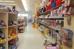 Skrzat – piętrowy sklep z zabawkami i artykułami szkolnymi.