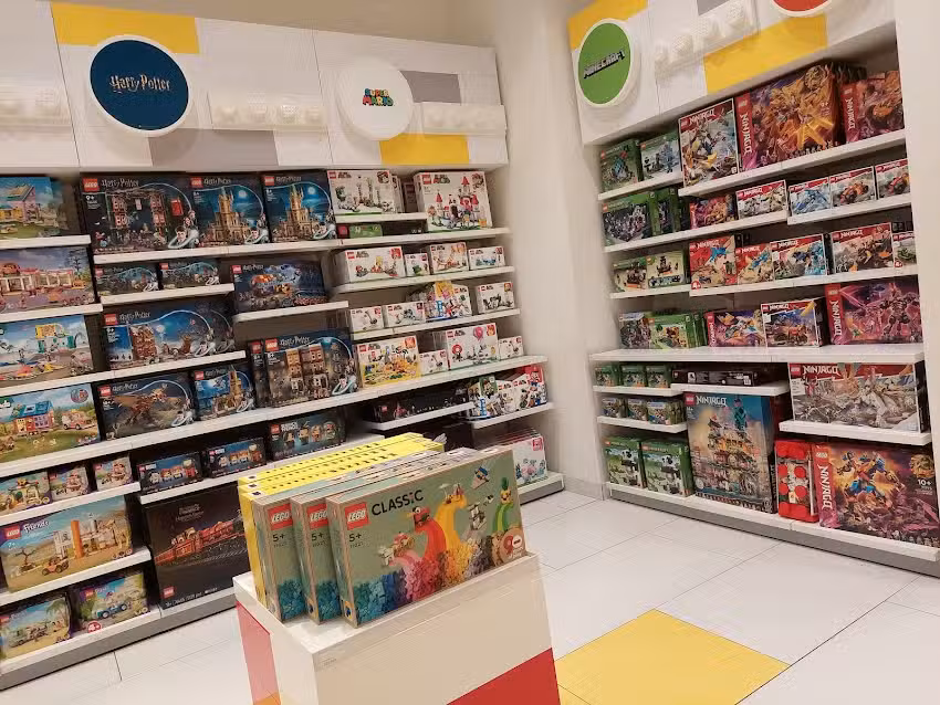 The LEGO&reg; Store Mokot&oacute;w
